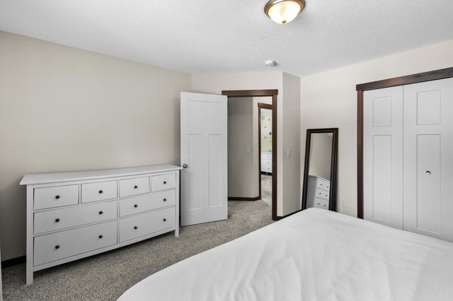 5400 Yukon Avenue N, New Hope, MN 55428