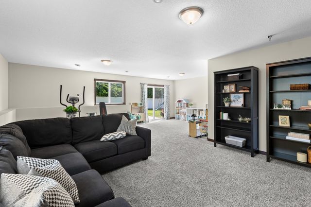 5400 Yukon Avenue N, New Hope, MN 55428