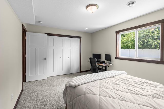 5400 Yukon Avenue N, New Hope, MN 55428