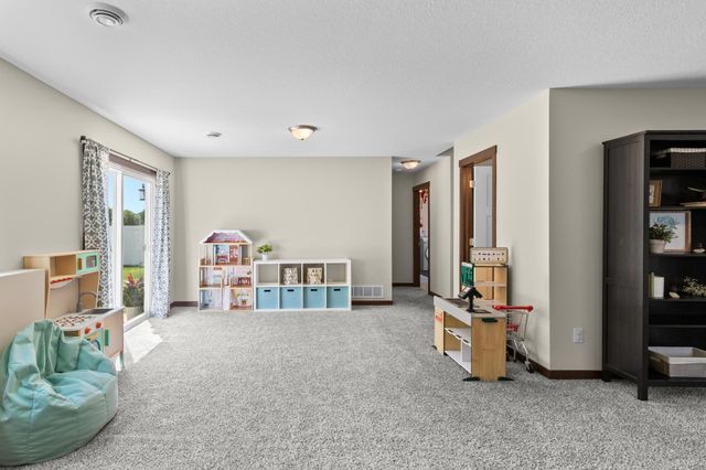 5400 Yukon Avenue N, New Hope, MN 55428