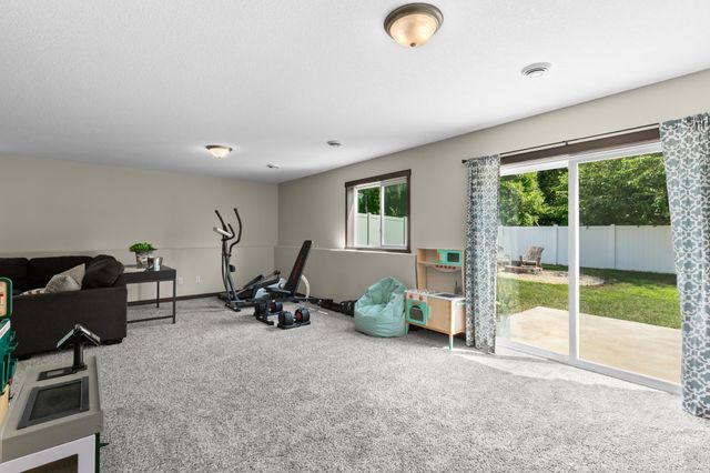 5400 Yukon Avenue N, New Hope, MN 55428