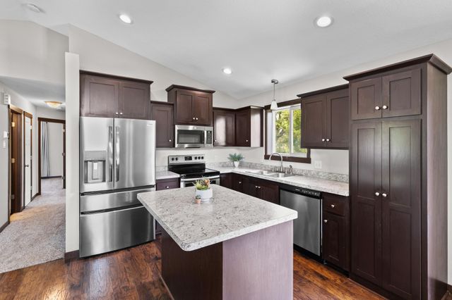 5400 Yukon Avenue N, New Hope, MN 55428