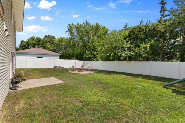 5400 Yukon Avenue N, New Hope, MN 55428