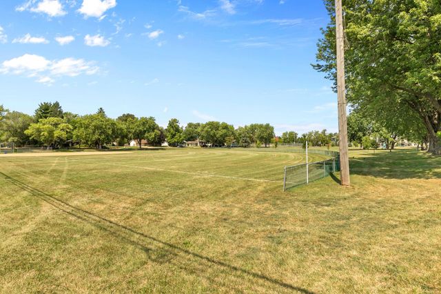 5400 Yukon Avenue N, New Hope, MN 55428