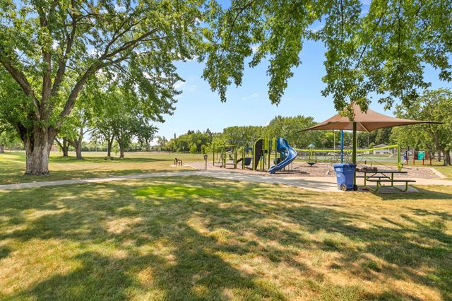 5400 Yukon Avenue N, New Hope, MN 55428