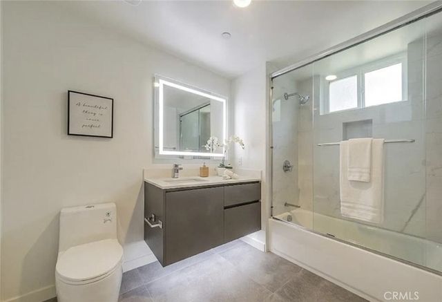 214 S Westmoreland 3, Los Angeles, CA 90004