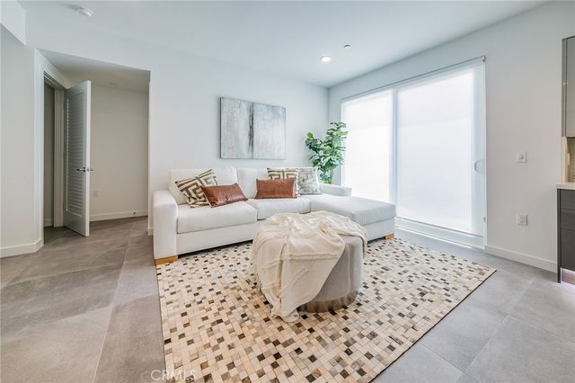 214 S Westmoreland 3, Los Angeles, CA 90004