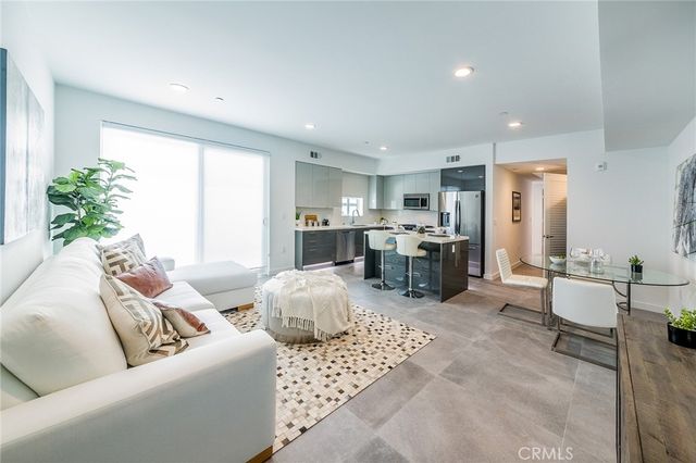214 S Westmoreland 3, Los Angeles, CA 90004
