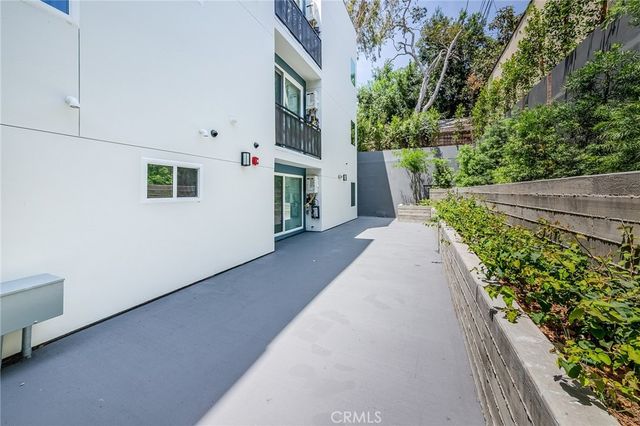 214 S Westmoreland 3, Los Angeles, CA 90004