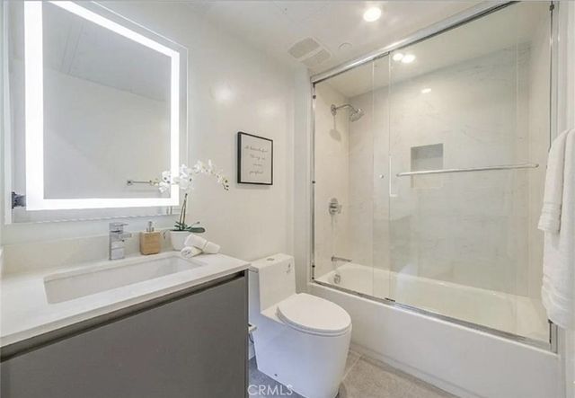214 S Westmoreland 3, Los Angeles, CA 90004