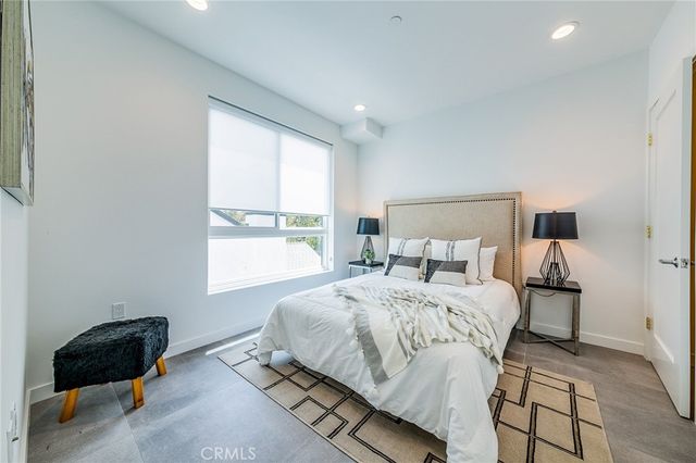 214 S Westmoreland 3, Los Angeles, CA 90004