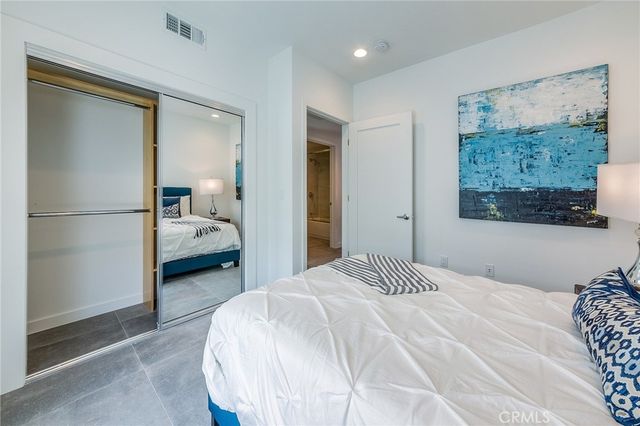 214 S Westmoreland 3, Los Angeles, CA 90004