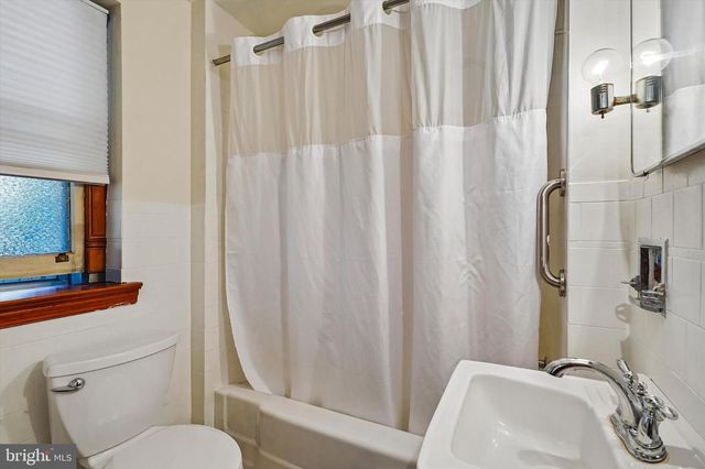 1210 E MATSONFORD RD, Conshohocken, PA 19428