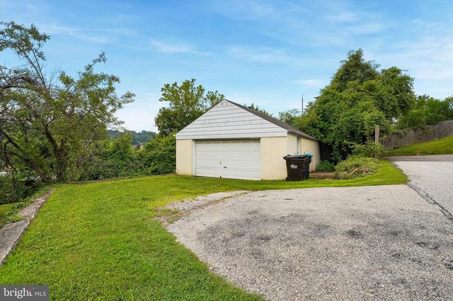 1210 E MATSONFORD RD, Conshohocken, PA 19428