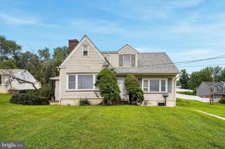 1210 E MATSONFORD RD, Conshohocken, PA 19428