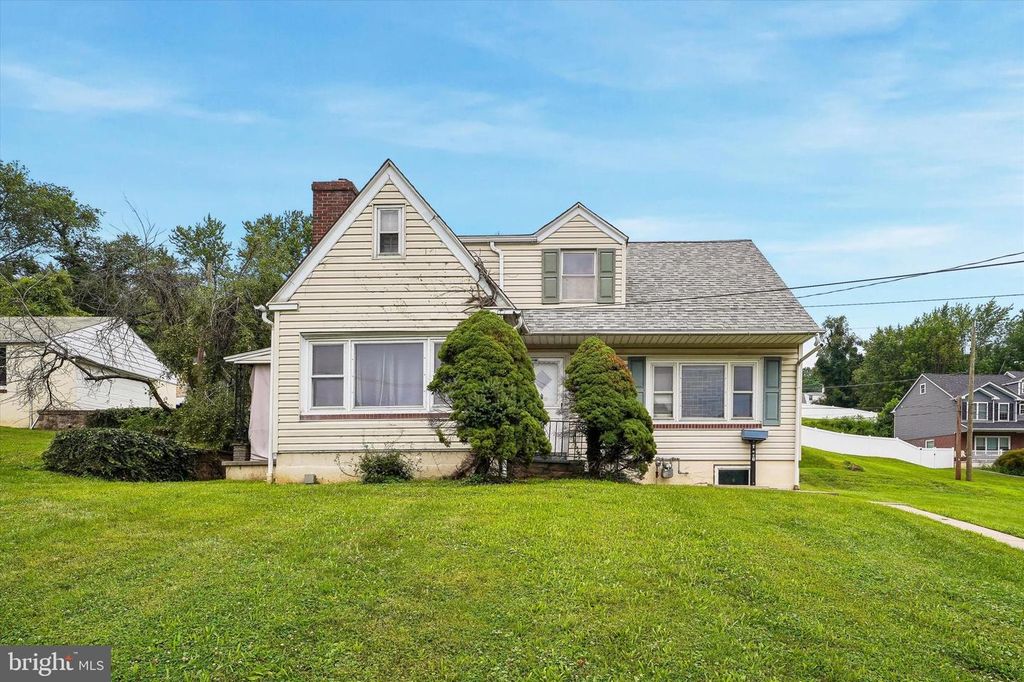 1210 E MATSONFORD RD, Conshohocken, PA 19428