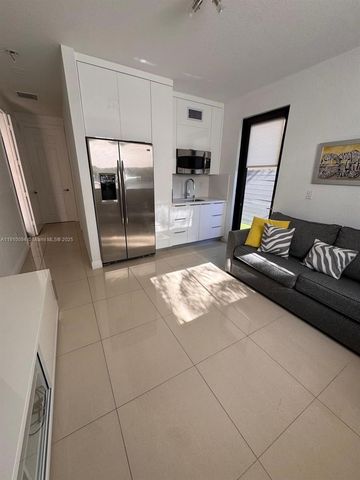 8850 NW 98th Ct 8850, Doral, FL 33178