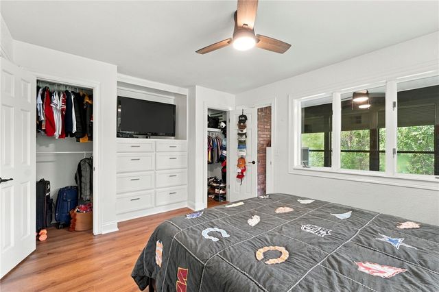 9509 Brooks Drive, Rogers, AR 72756