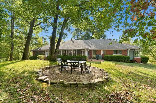 9509 Brooks Drive, Rogers, AR 72756