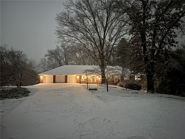 9509 Brooks Drive, Rogers, AR 72756