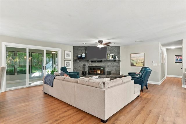9509 Brooks Drive, Rogers, AR 72756