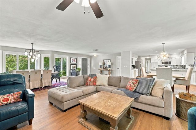 9509 Brooks Drive, Rogers, AR 72756