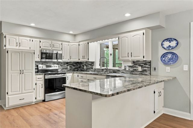 9509 Brooks Drive, Rogers, AR 72756