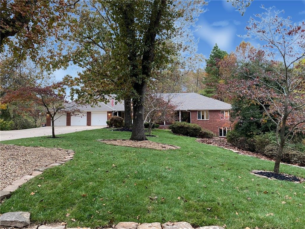 9509 Brooks Drive, Rogers, AR 72756