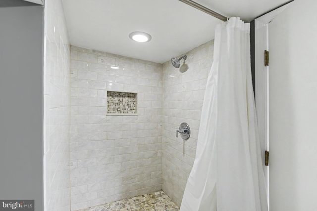 302 S EAST AVE, Baltimore, MD 21224