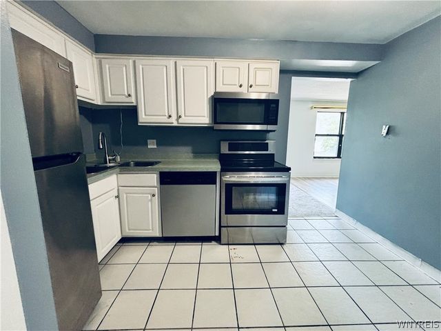 136 Denrose Drive 8, Amherst, NY 14228