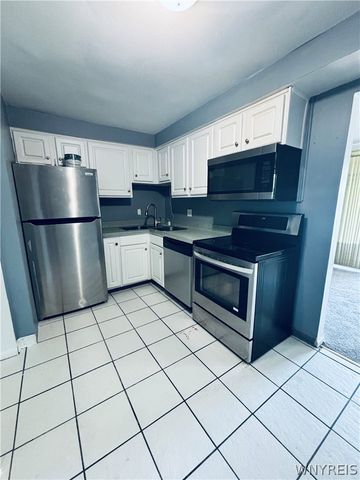 136 Denrose Drive 8, Amherst, NY 14228