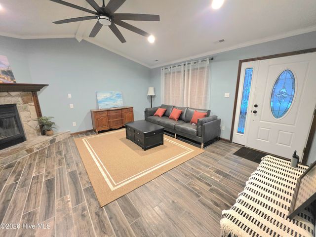 507 Fox Run Road, Jacksonville, NC 28546