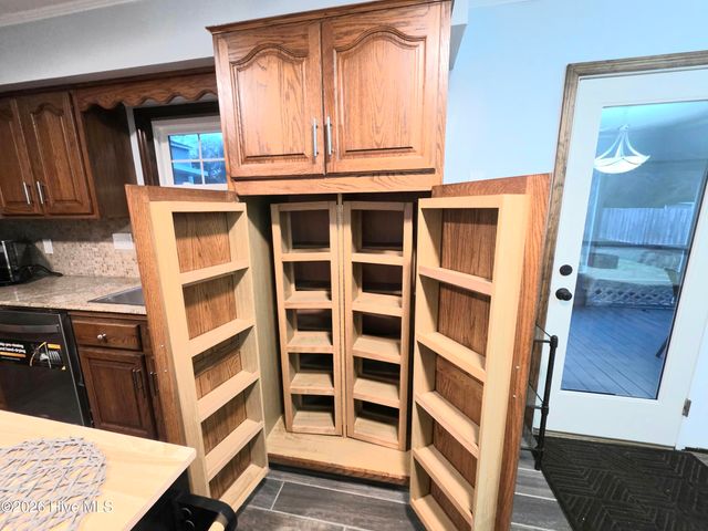 507 Fox Run Road, Jacksonville, NC 28546