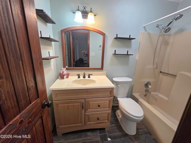 507 Fox Run Road, Jacksonville, NC 28546