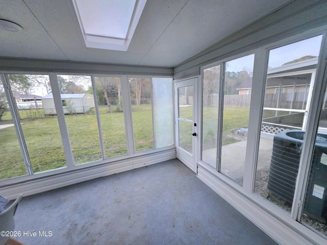 507 Fox Run Road, Jacksonville, NC 28546