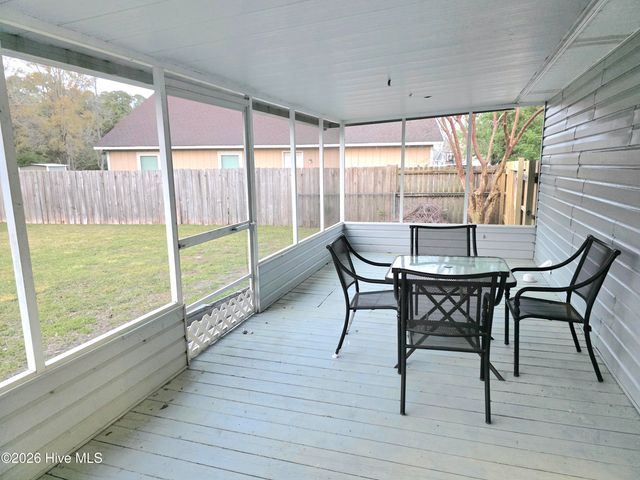 507 Fox Run Road, Jacksonville, NC 28546