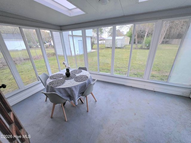 507 Fox Run Road, Jacksonville, NC 28546