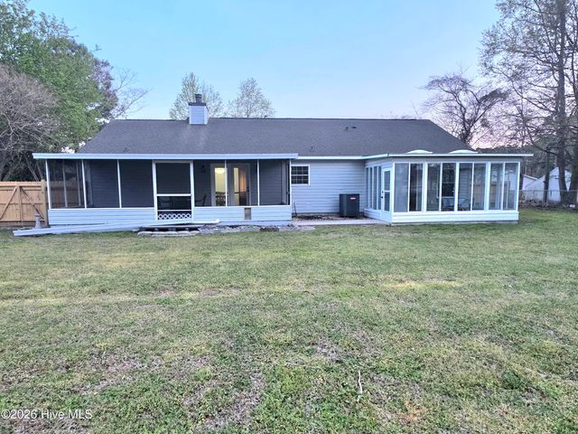 507 Fox Run Road, Jacksonville, NC 28546