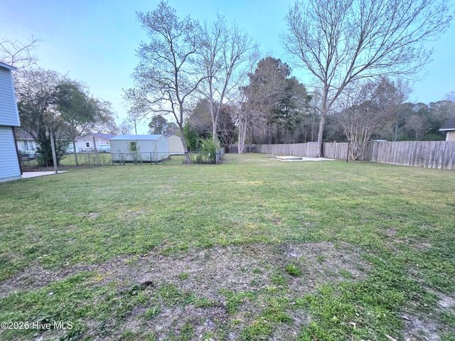 507 Fox Run Road, Jacksonville, NC 28546