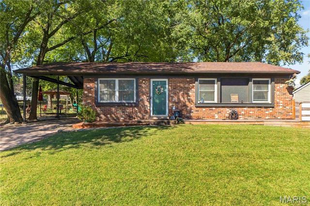 2910 Nantwich Lane, St Charles, MO 63301