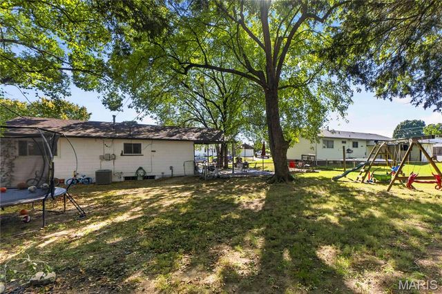 2910 Nantwich Lane, St Charles, MO 63301