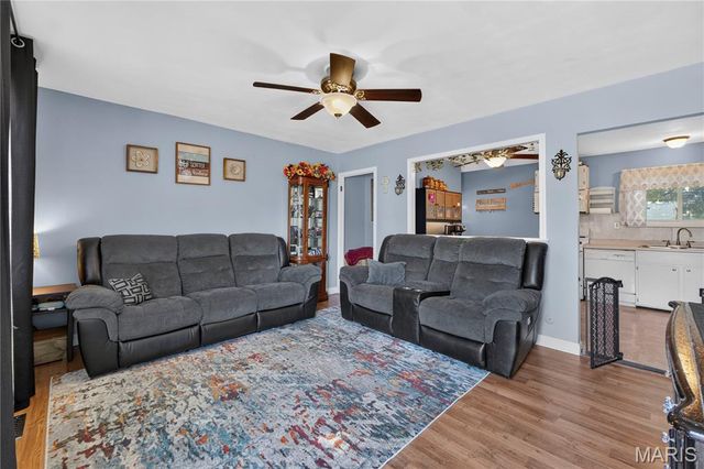 2910 Nantwich Lane, St Charles, MO 63301