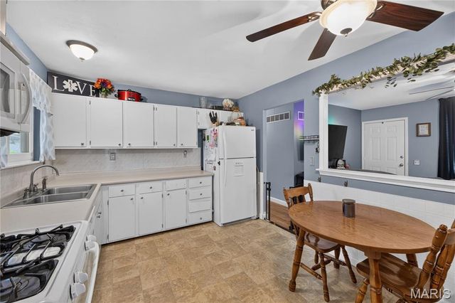 2910 Nantwich Lane, St Charles, MO 63301