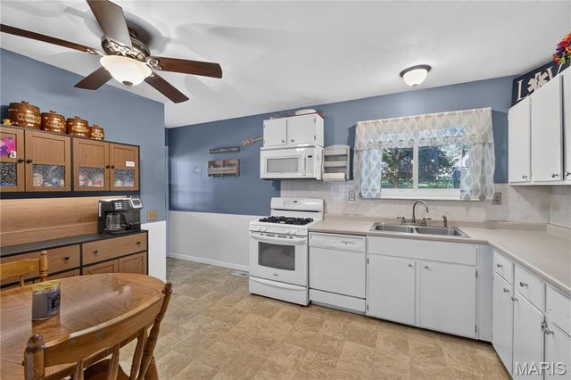 2910 Nantwich Lane, St Charles, MO 63301
