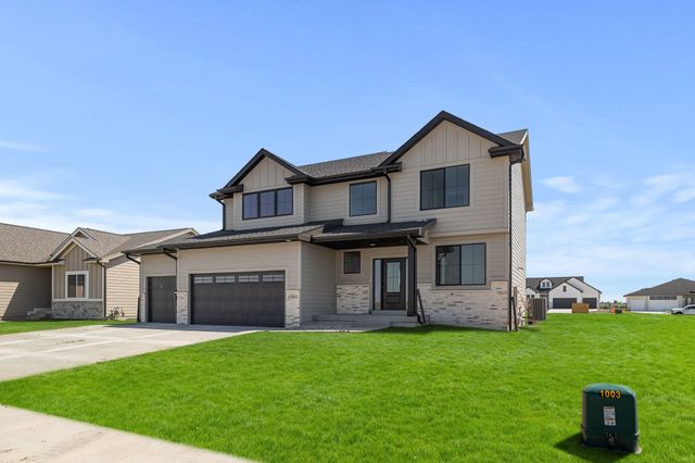 1003 SW Boulder Drive, Grimes, IA 50111