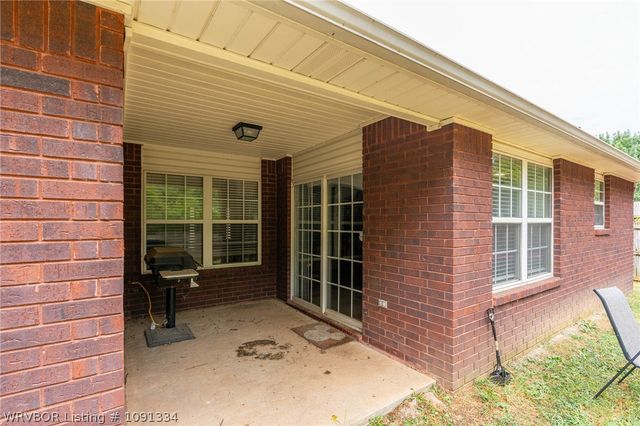 623 Chateau Drive, Fort Smith, AR 72908