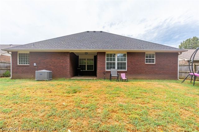 623 Chateau Drive, Fort Smith, AR 72908
