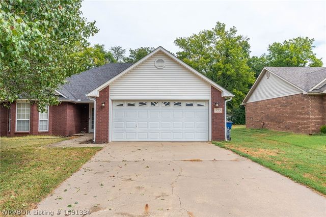623 Chateau Drive, Fort Smith, AR 72908