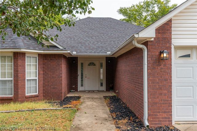 623 Chateau Drive, Fort Smith, AR 72908