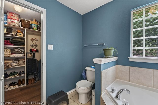 623 Chateau Drive, Fort Smith, AR 72908